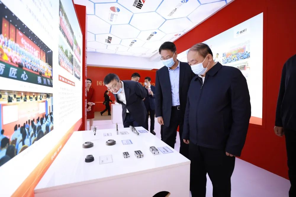 陜西省委常委、組織部長(zhǎng)張廣智蒞臨秦川集團(tuán)展位